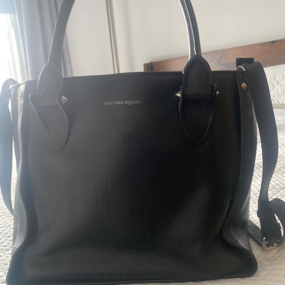 Alexander McQueen - Picture 5 of 5